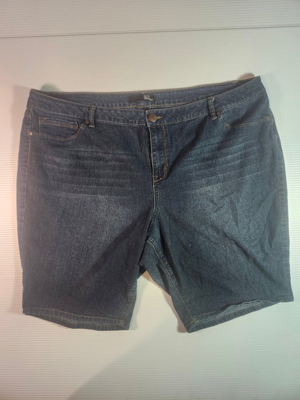 1822 Denim Dark Wash Bermuda Shorts 24W